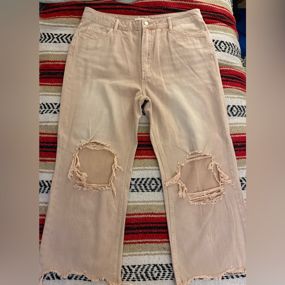 Frayed Hem Straight Leg Jeans in Tan